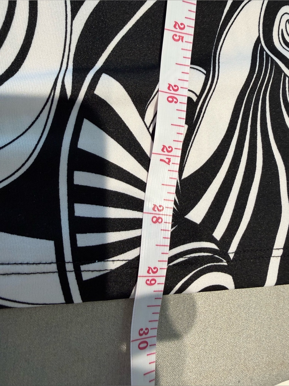 Laura Black & White Swirl Print Bell Sleeve Tunic Top Medium - Picture 5 of 7